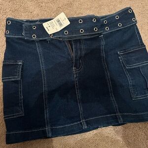Windsor dark denim buckle skirt new with tags ! #windsor #skirt #denimskirt